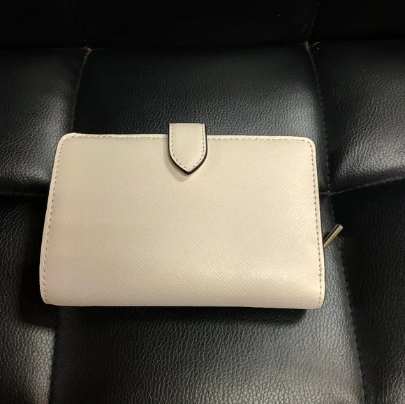 🎉Host Pick 🆕KATE SPADE Madison Puffy Heart Medium Bifold Wallet - Picture 3 of 9